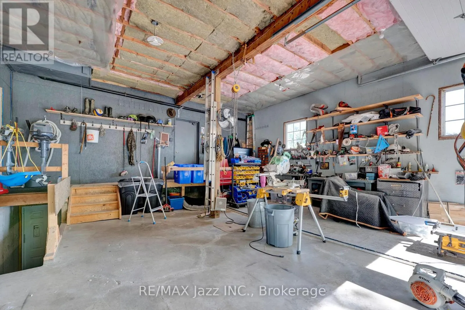 1674 HOOTON DRIVE