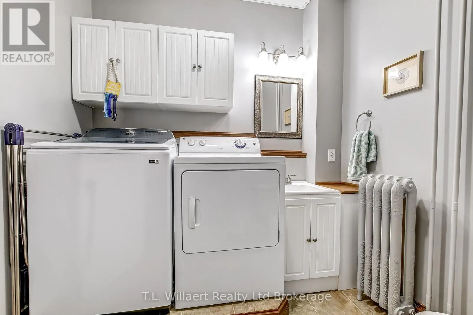 33 MAIN STREET E