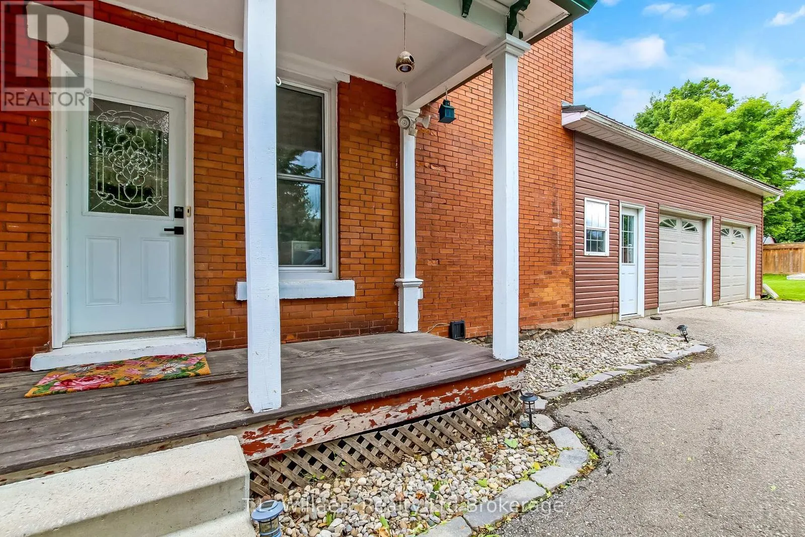 33 MAIN STREET E