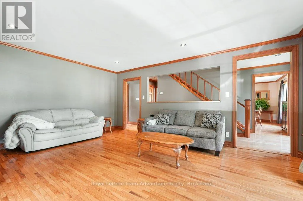 1 GLENROCK ROAD