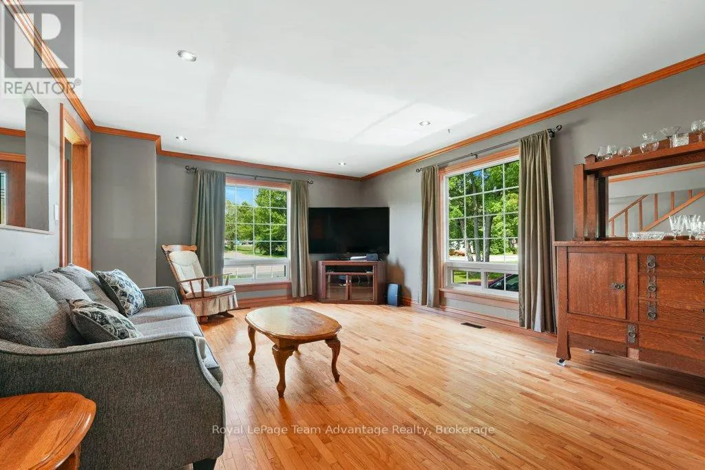 1 GLENROCK ROAD