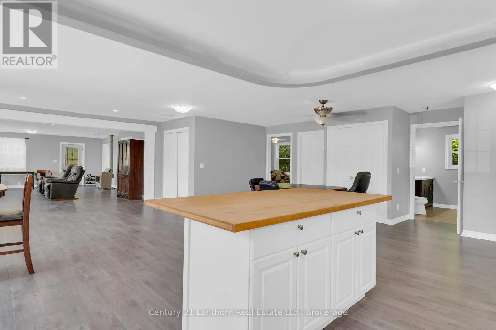 932 HUNT CLUB ROAD