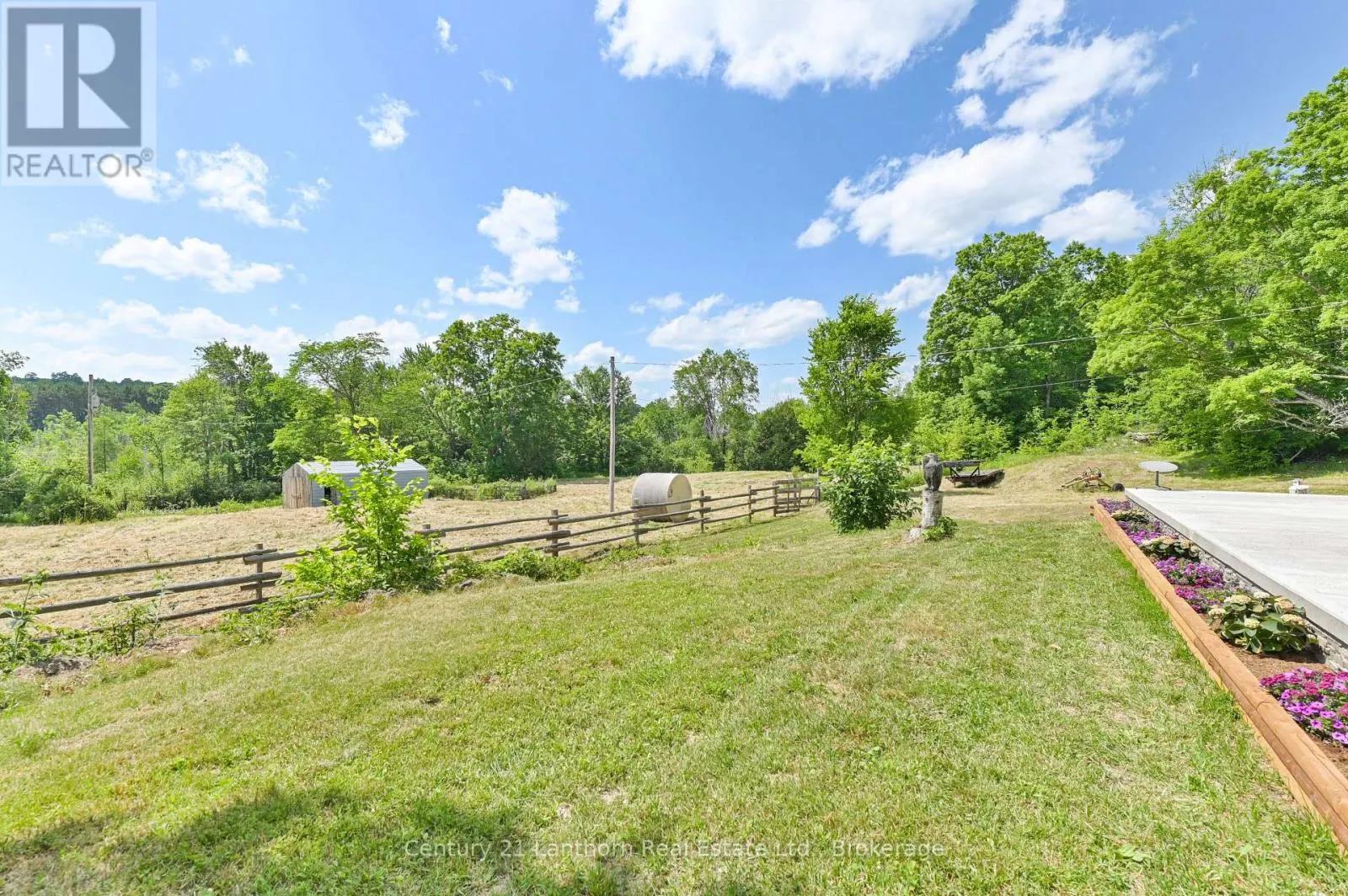 932 HUNT CLUB ROAD