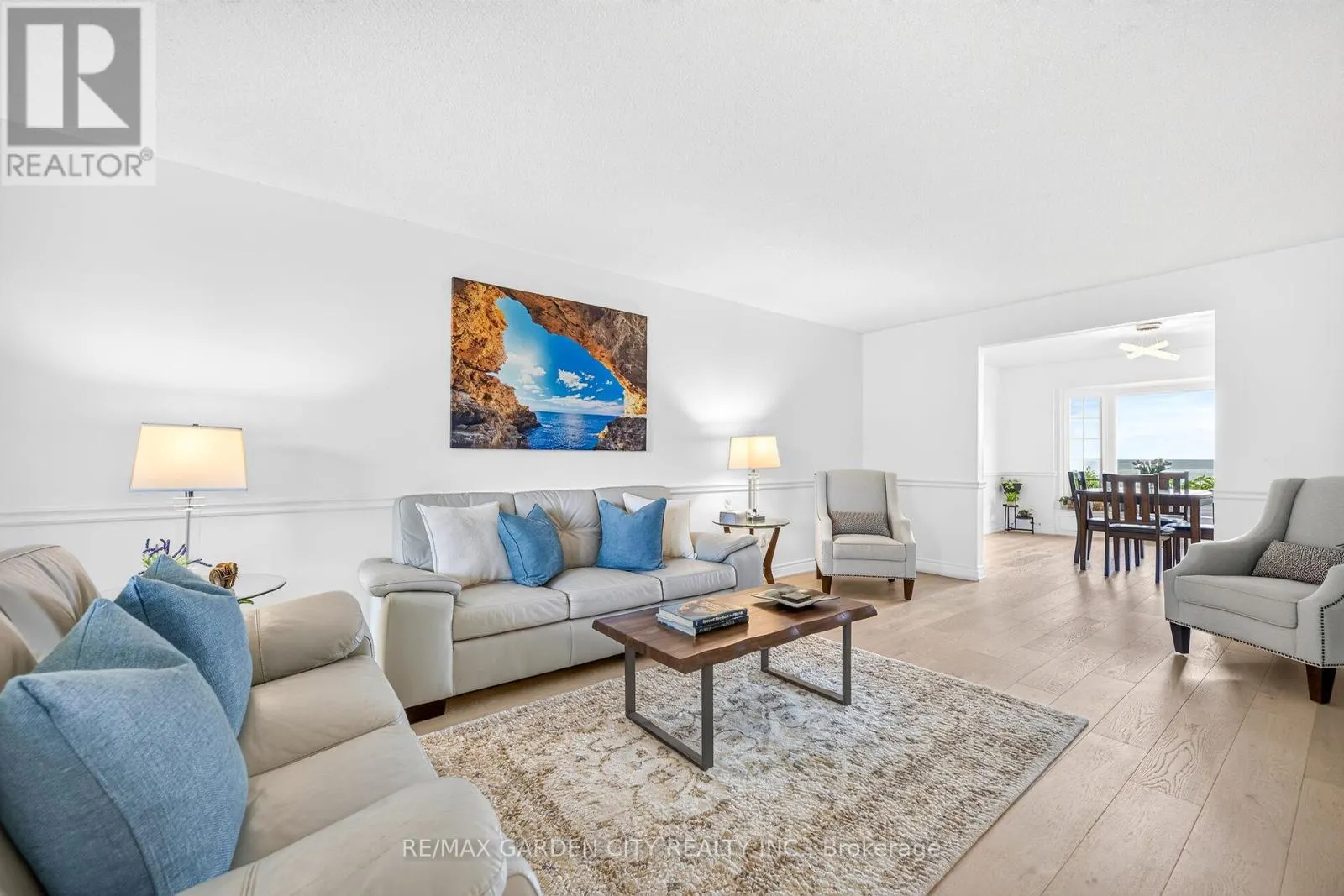15 CHEVAL DRIVE