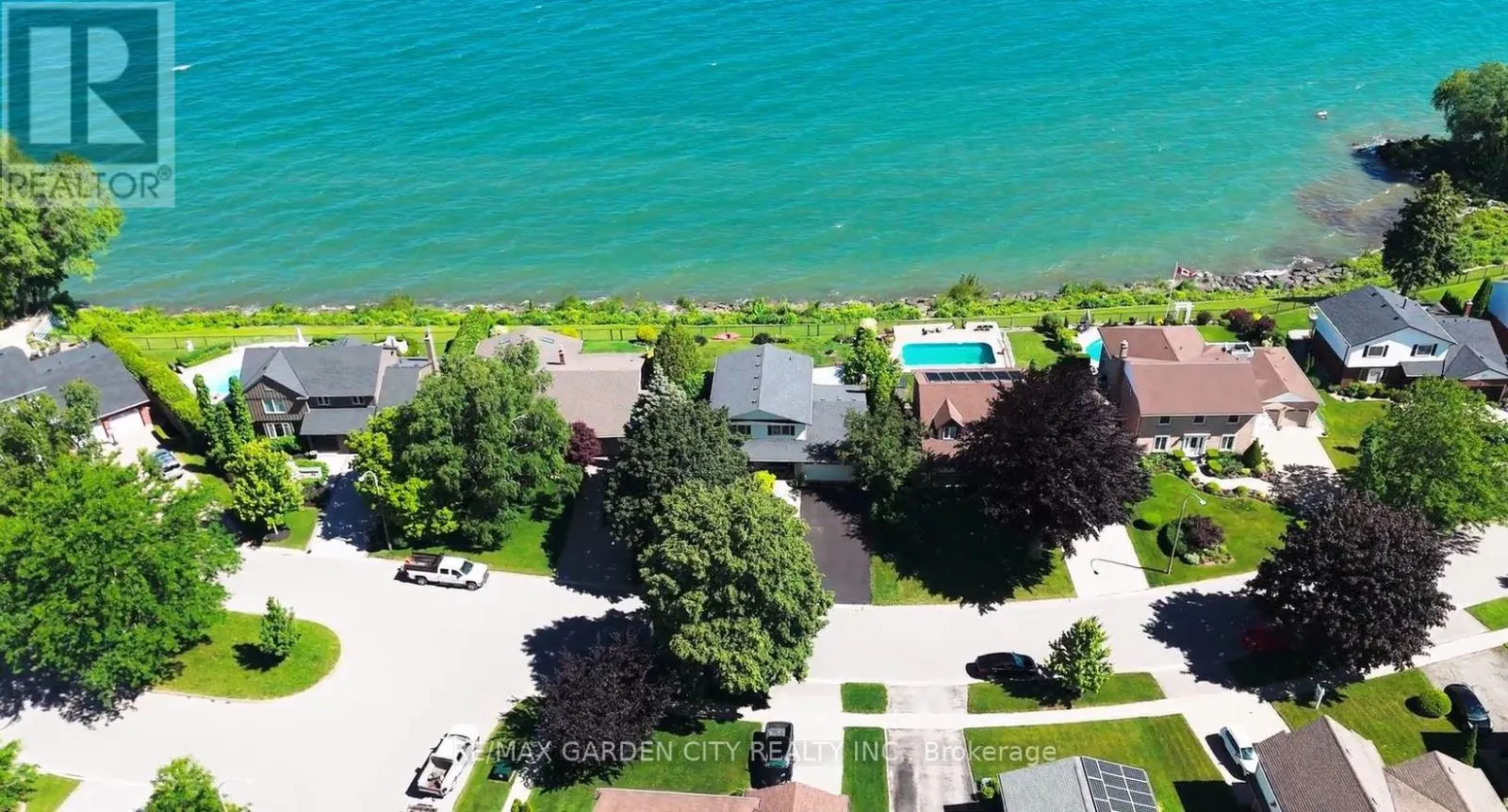 15 CHEVAL DRIVE