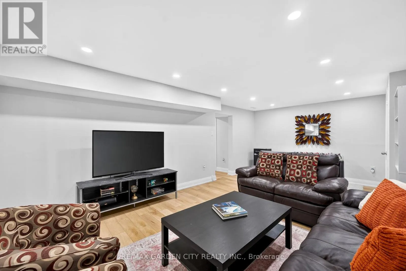 15 CHEVAL DRIVE