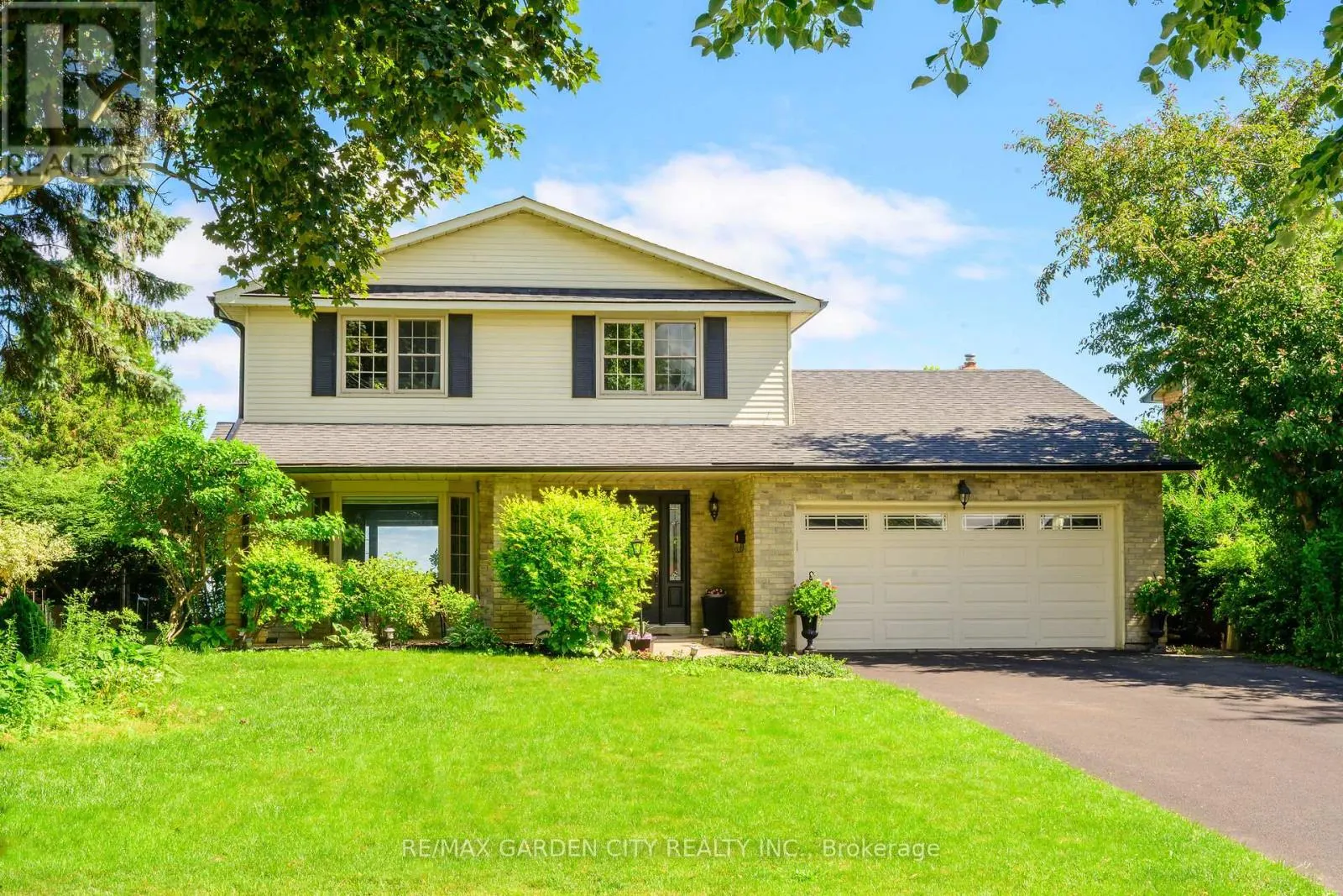 15 CHEVAL DRIVE