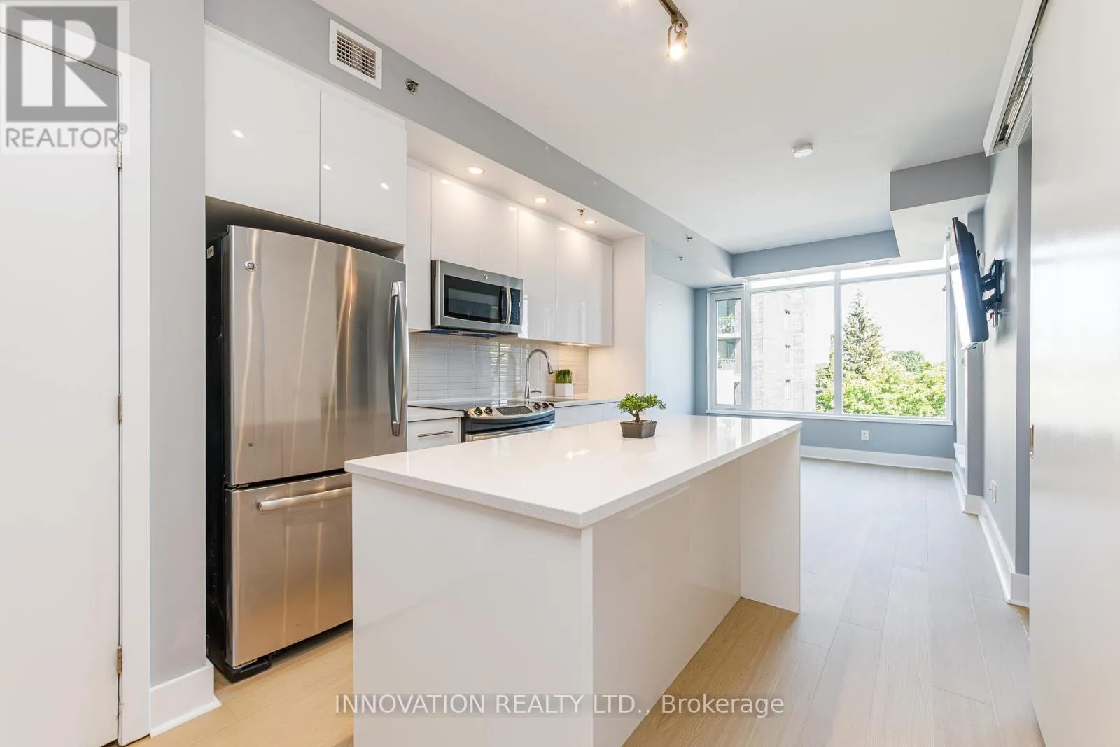 209 - 88 RICHMOND ROAD
