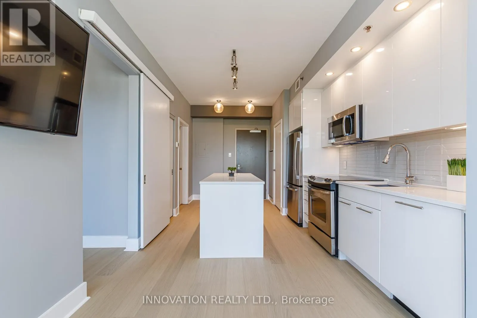 209 - 88 RICHMOND ROAD