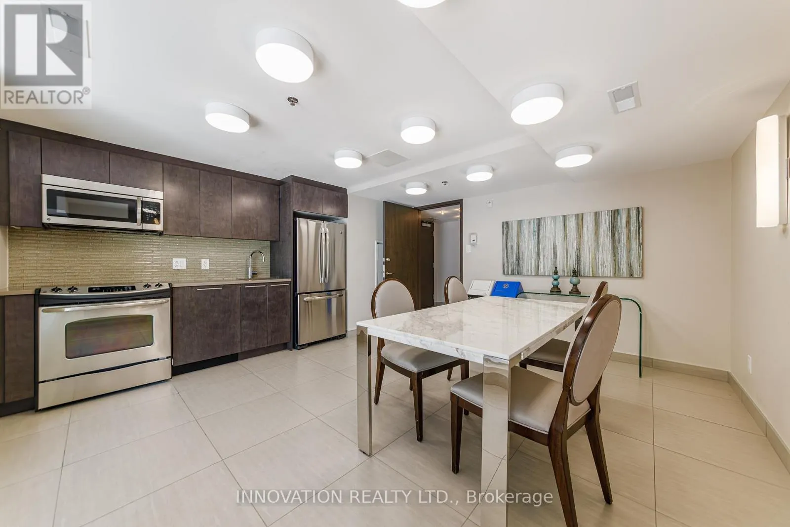 209 - 88 RICHMOND ROAD