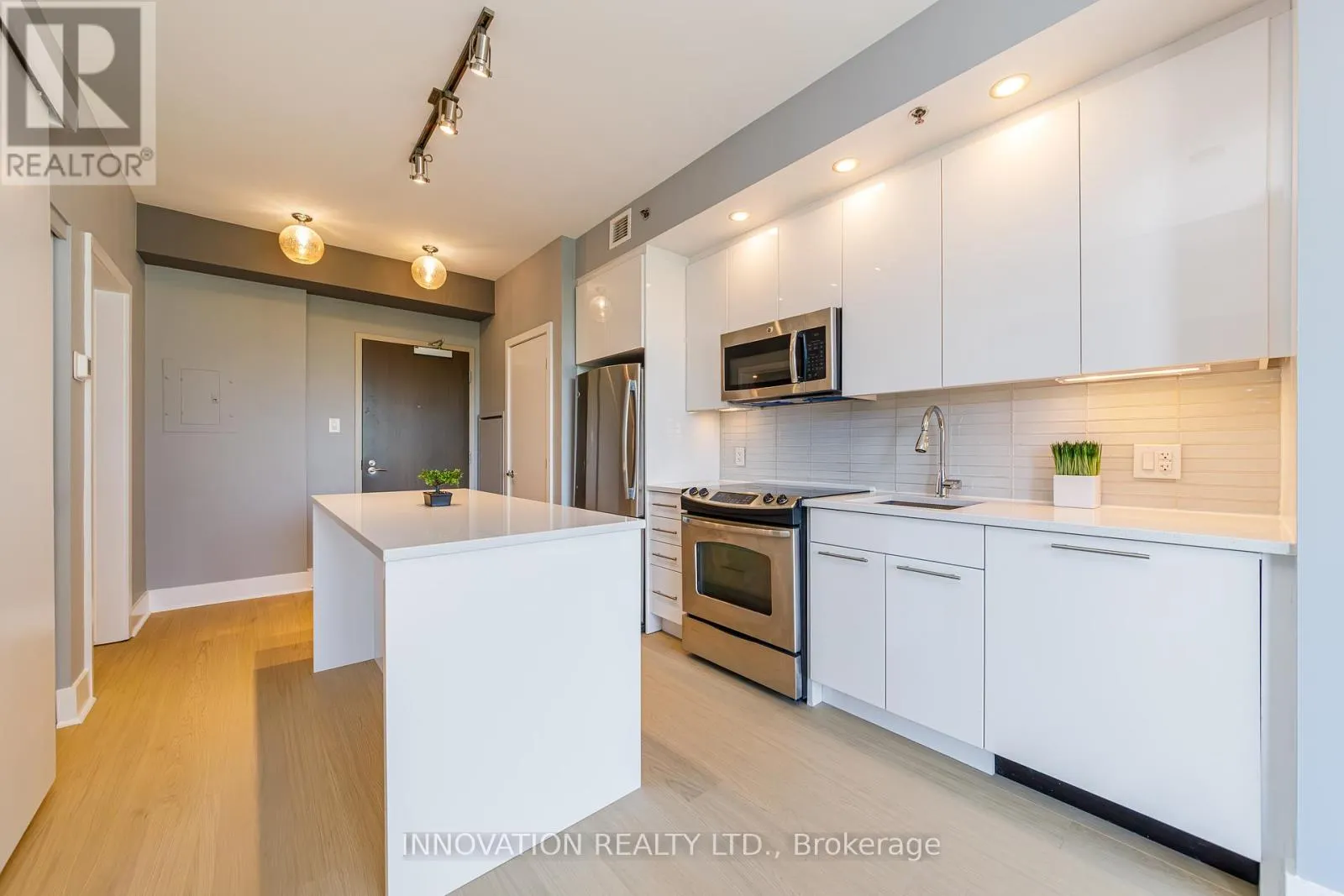 209 - 88 RICHMOND ROAD