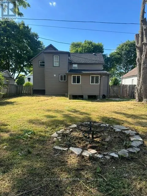 102 GRAY STREET