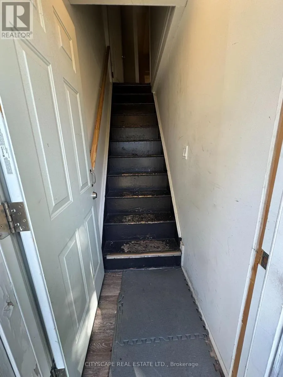 102 GRAY STREET