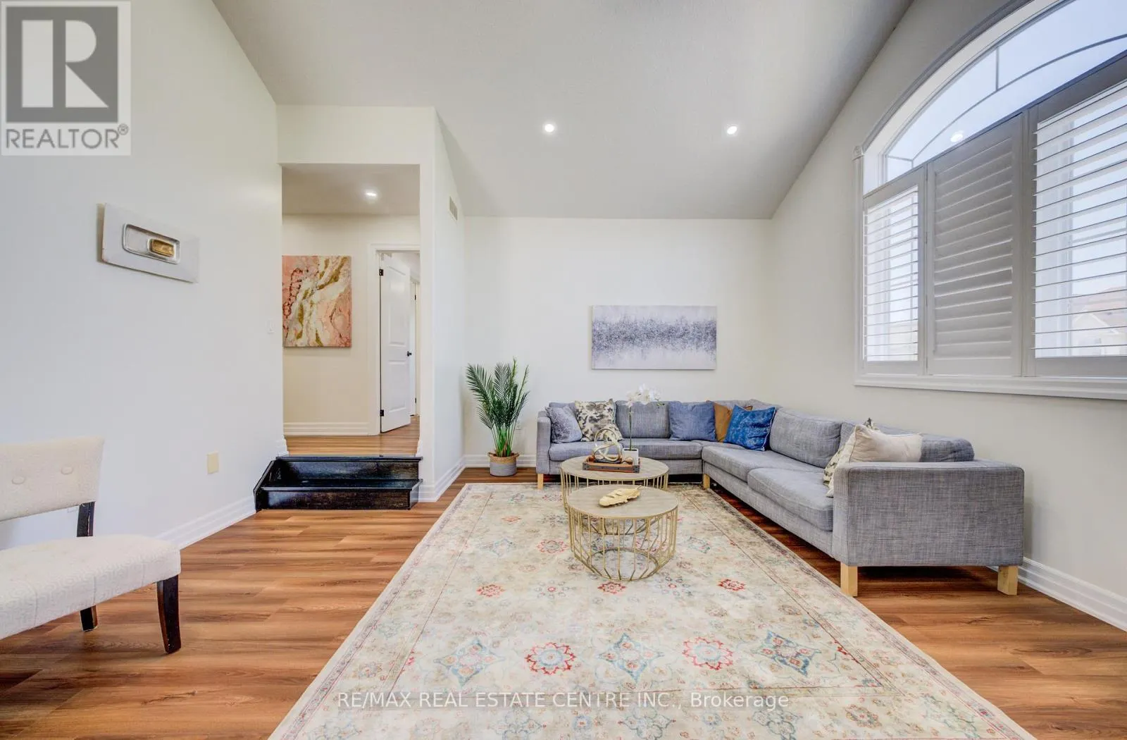 10 DEER CREEK STREET