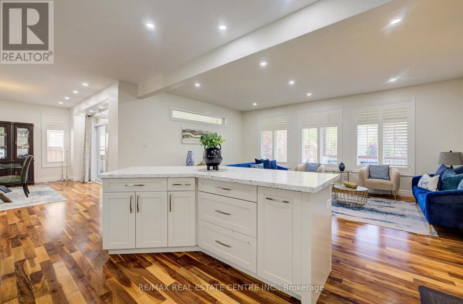 10 DEER CREEK STREET