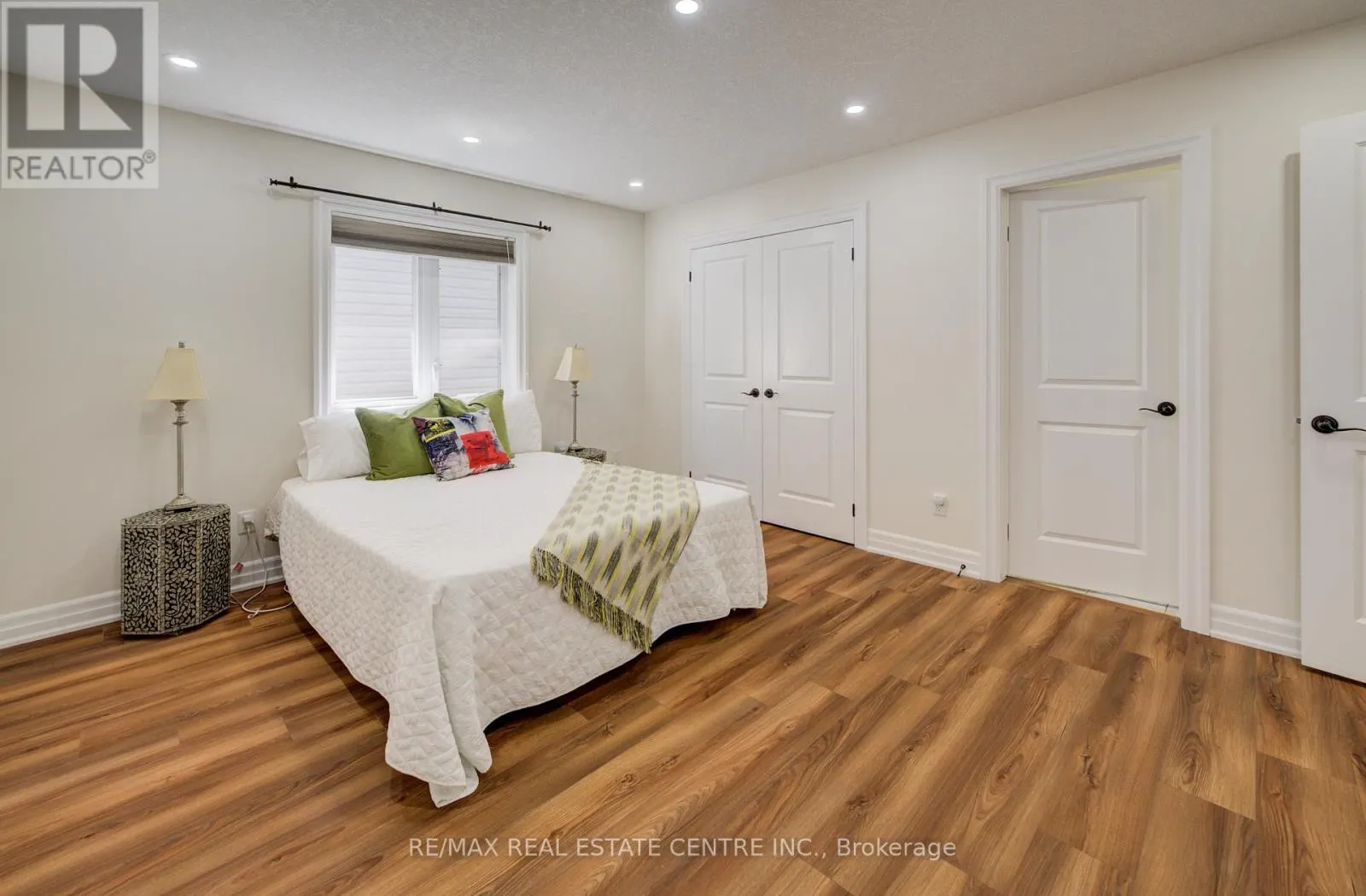 10 DEER CREEK STREET