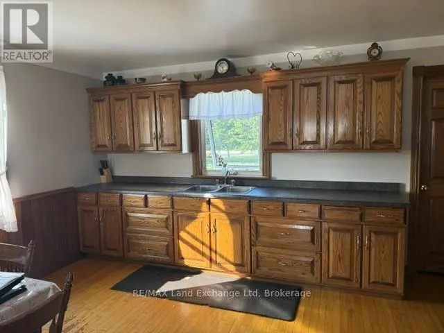559 BERVIE SIDE ROAD