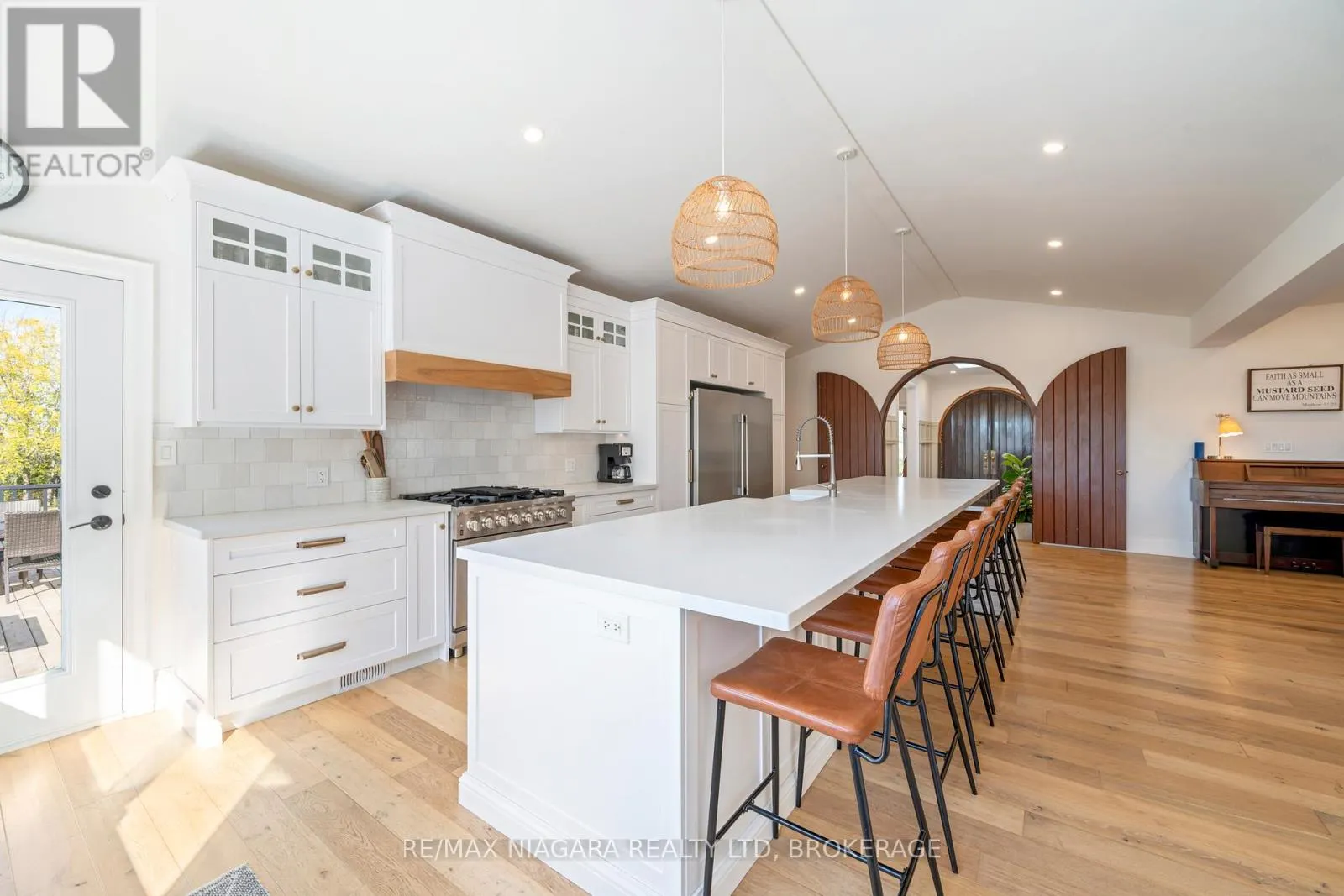 340 ROLAND ROAD
