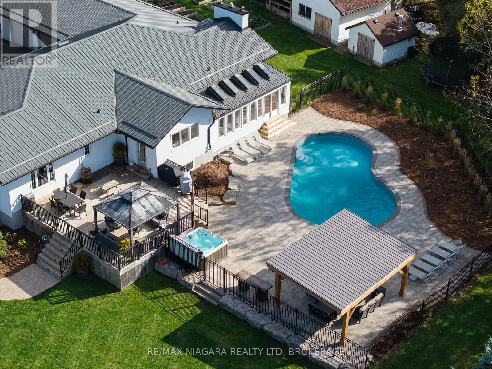 340 ROLAND ROAD