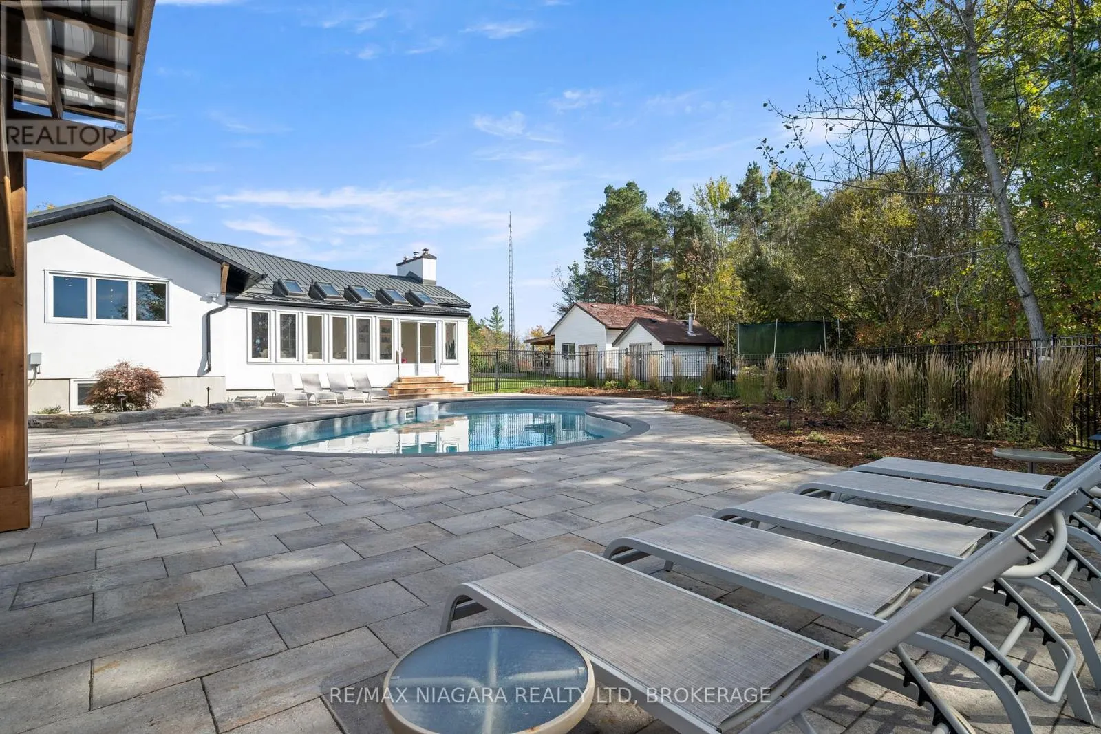 340 ROLAND ROAD