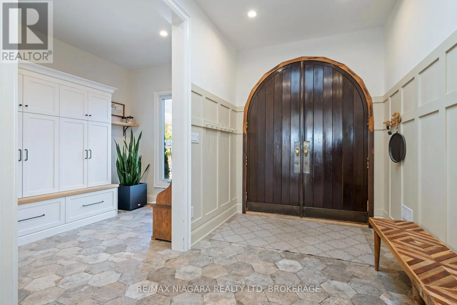 340 ROLAND ROAD