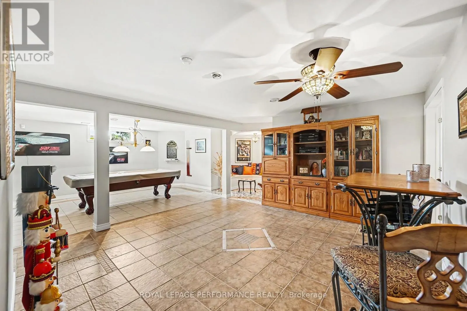 18 CHANTINE DRIVE