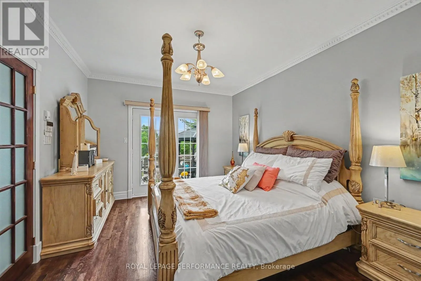 18 CHANTINE DRIVE