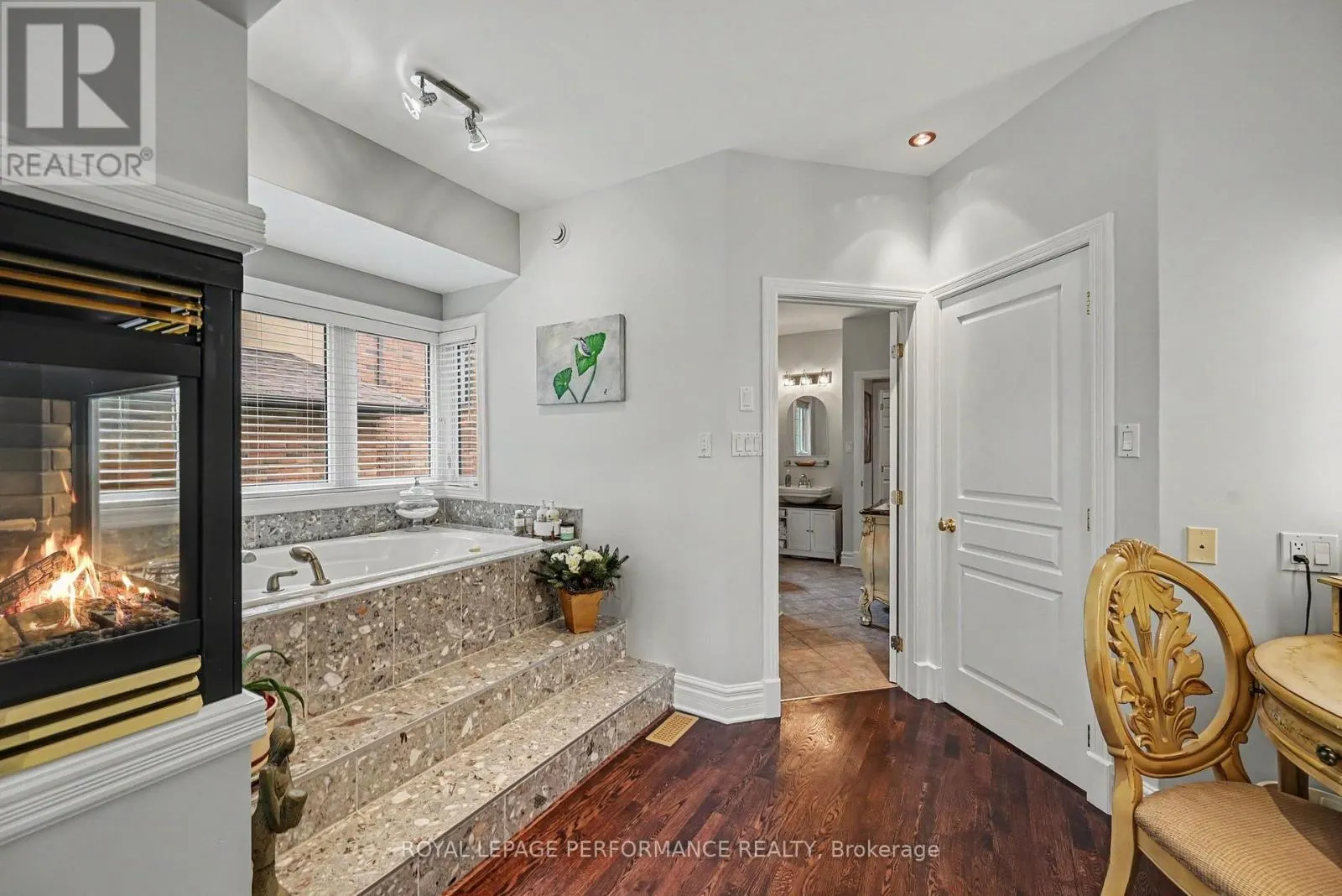 18 CHANTINE DRIVE