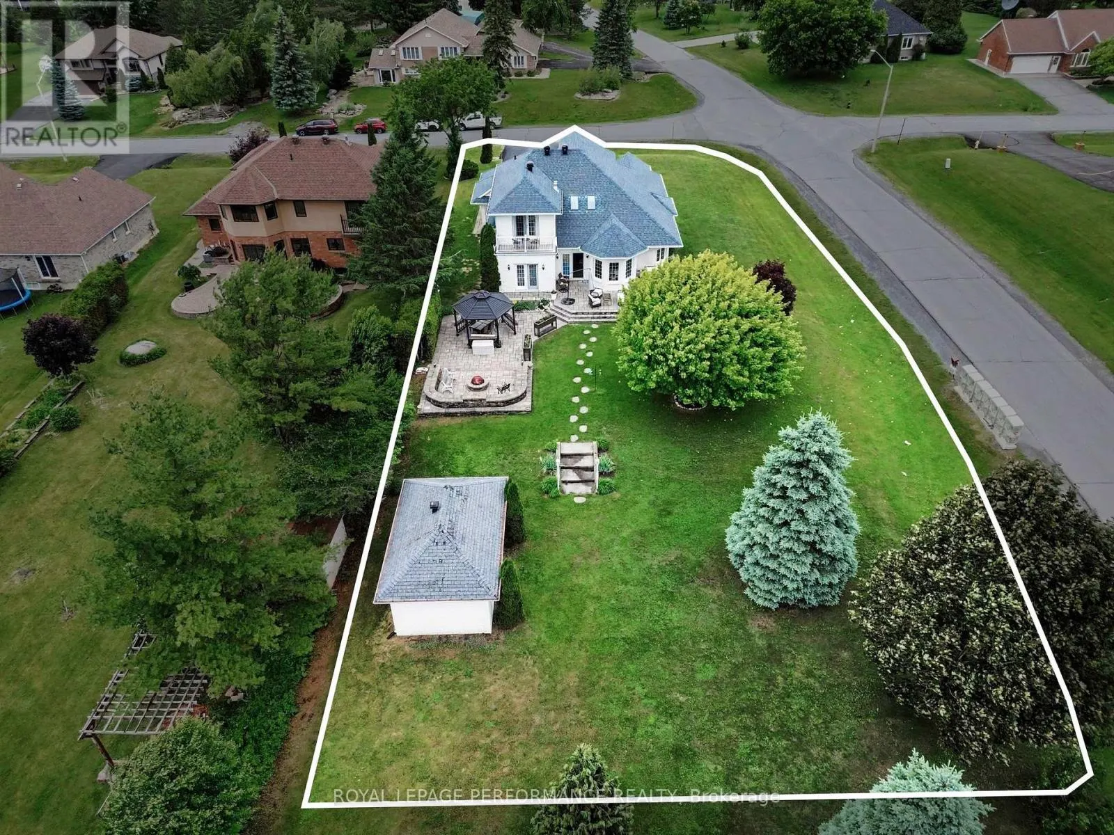 18 CHANTINE DRIVE