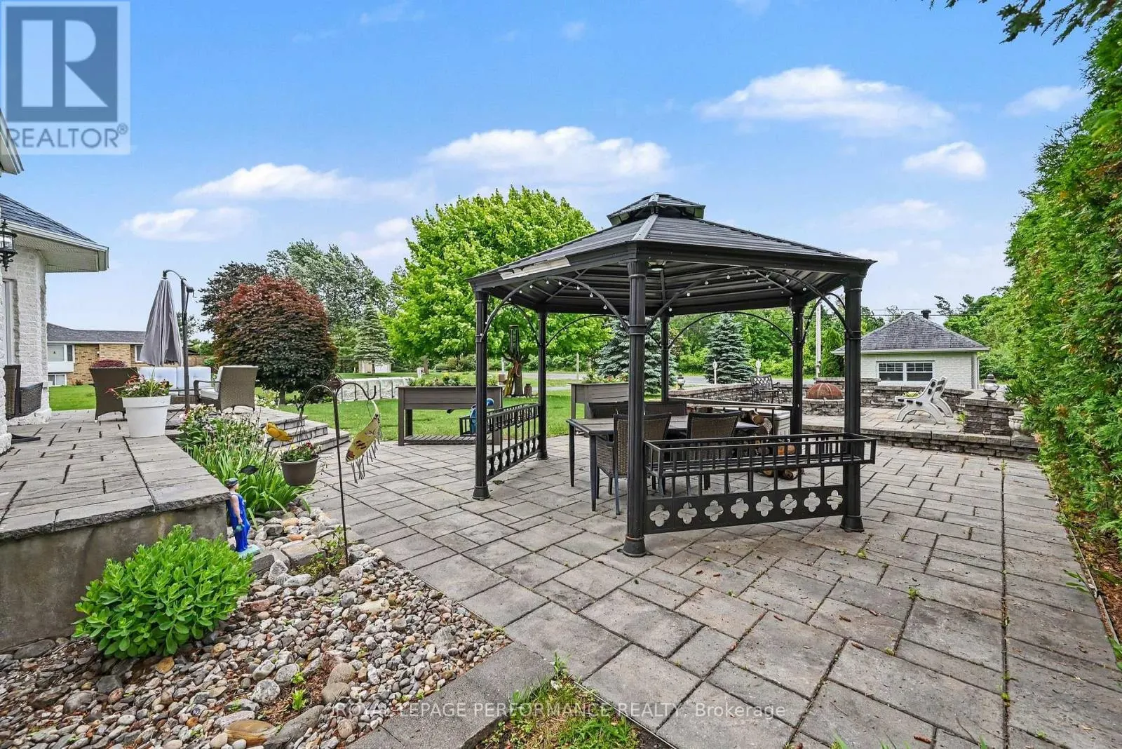 18 CHANTINE DRIVE