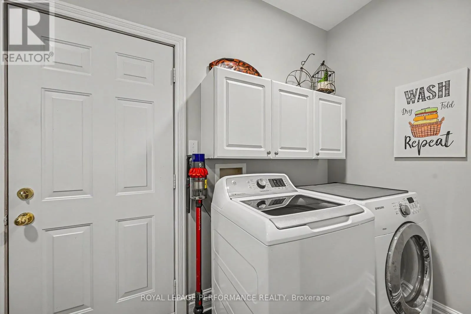 18 CHANTINE DRIVE