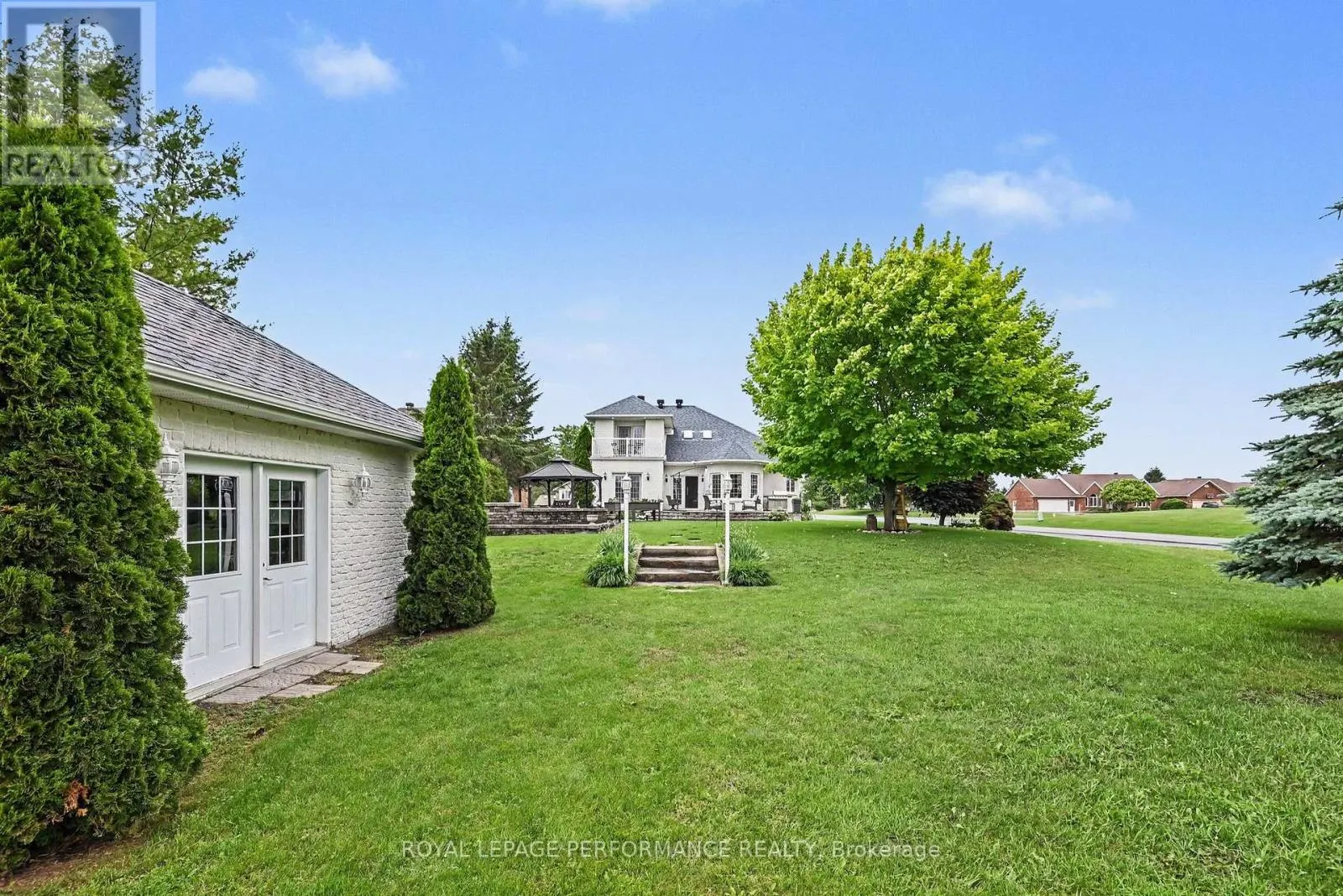 18 CHANTINE DRIVE