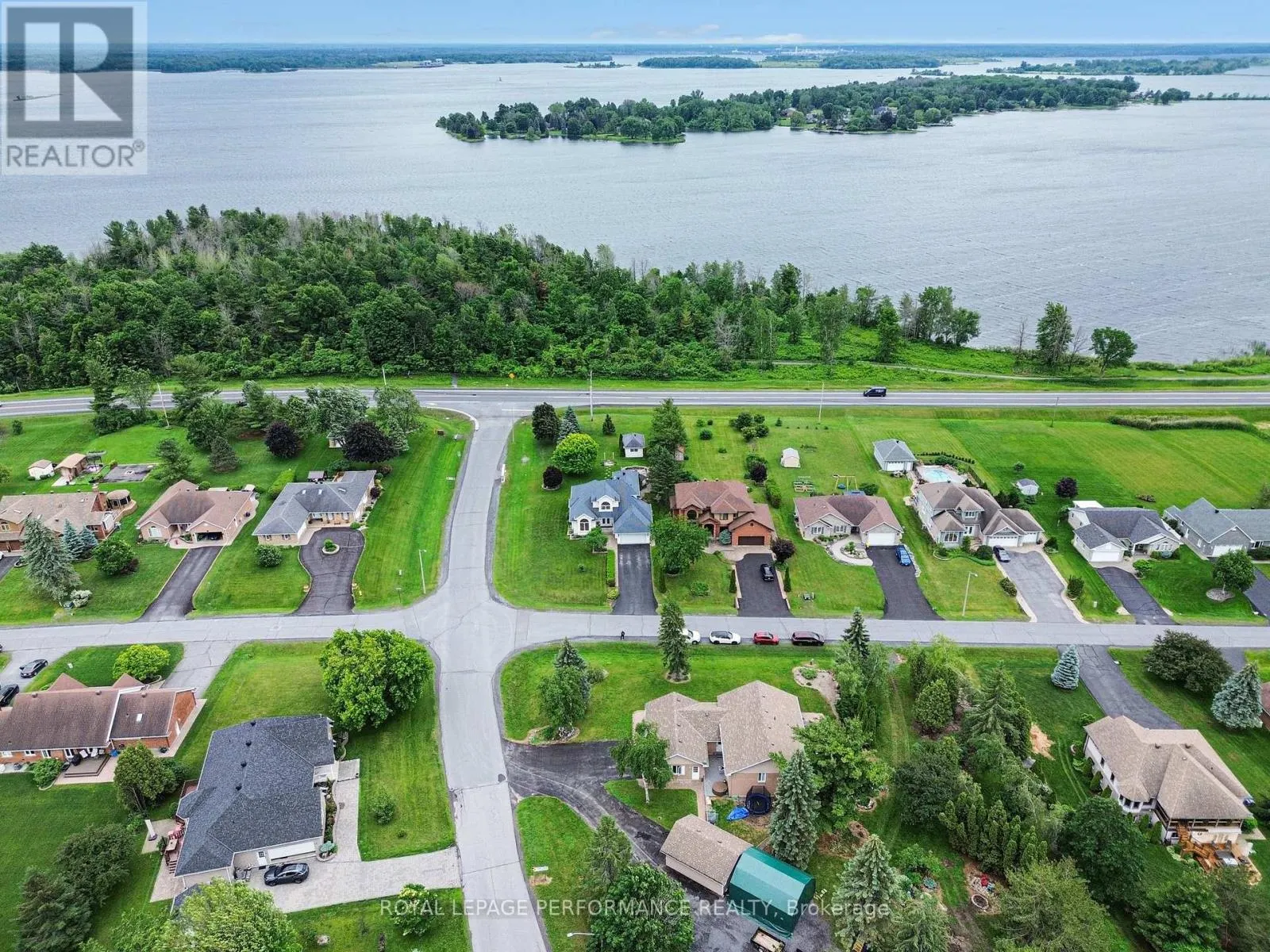 18 CHANTINE DRIVE