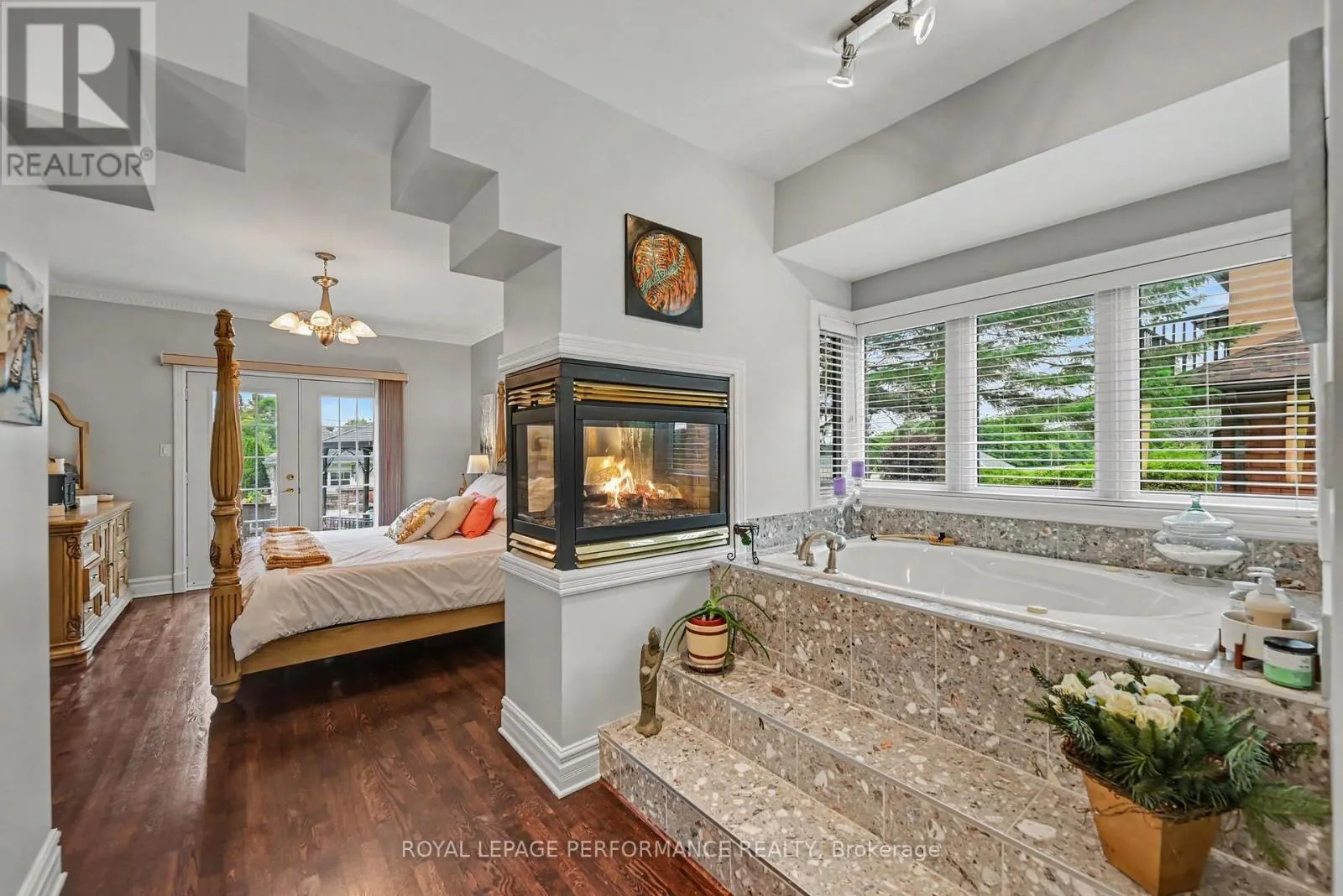 18 CHANTINE DRIVE