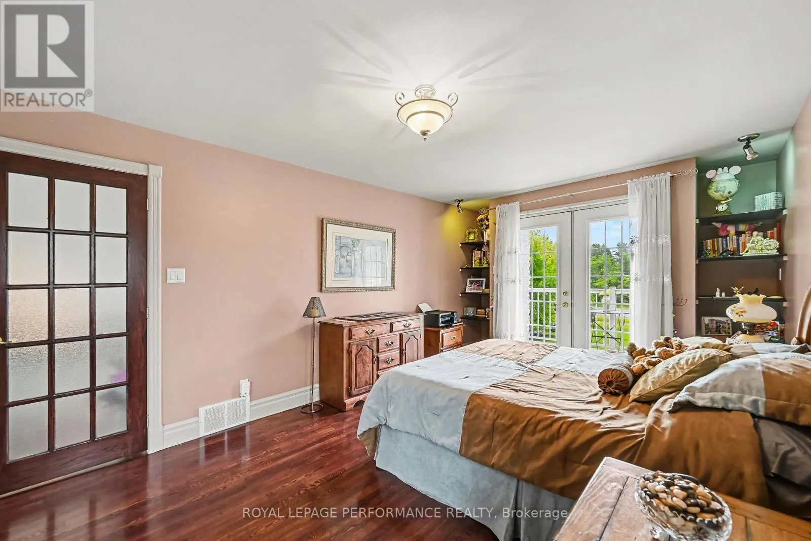 18 CHANTINE DRIVE