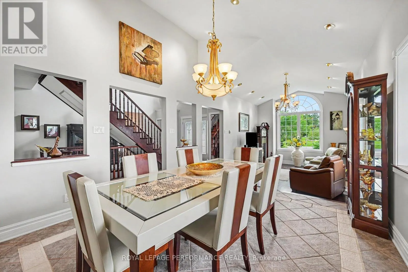 18 CHANTINE DRIVE