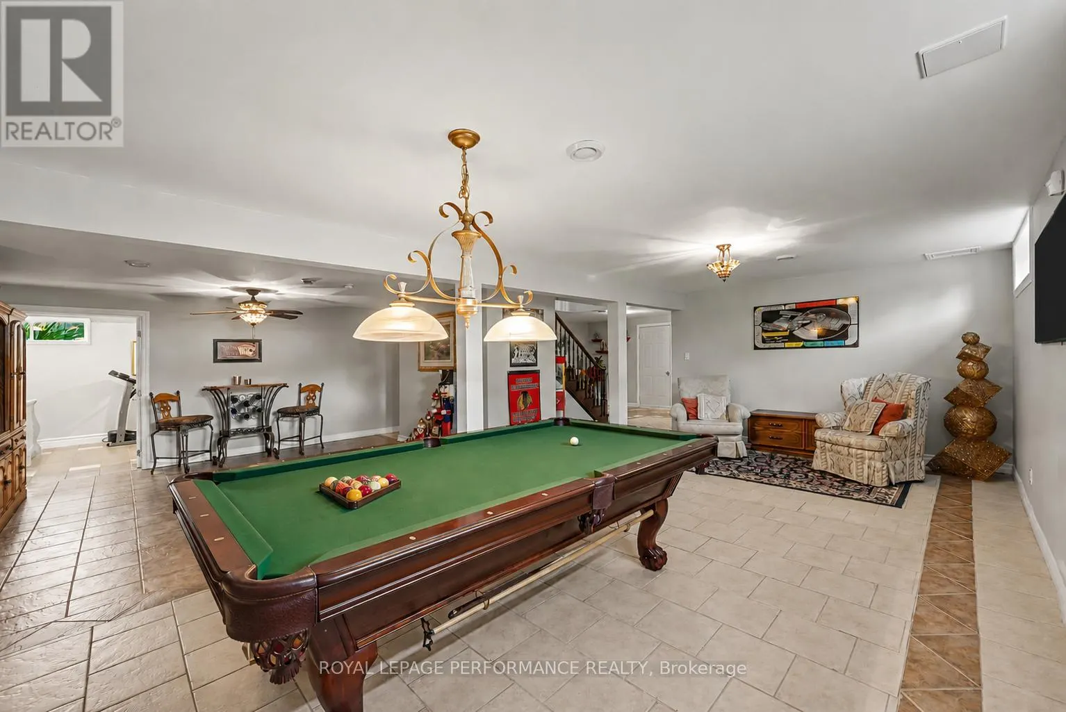 18 CHANTINE DRIVE