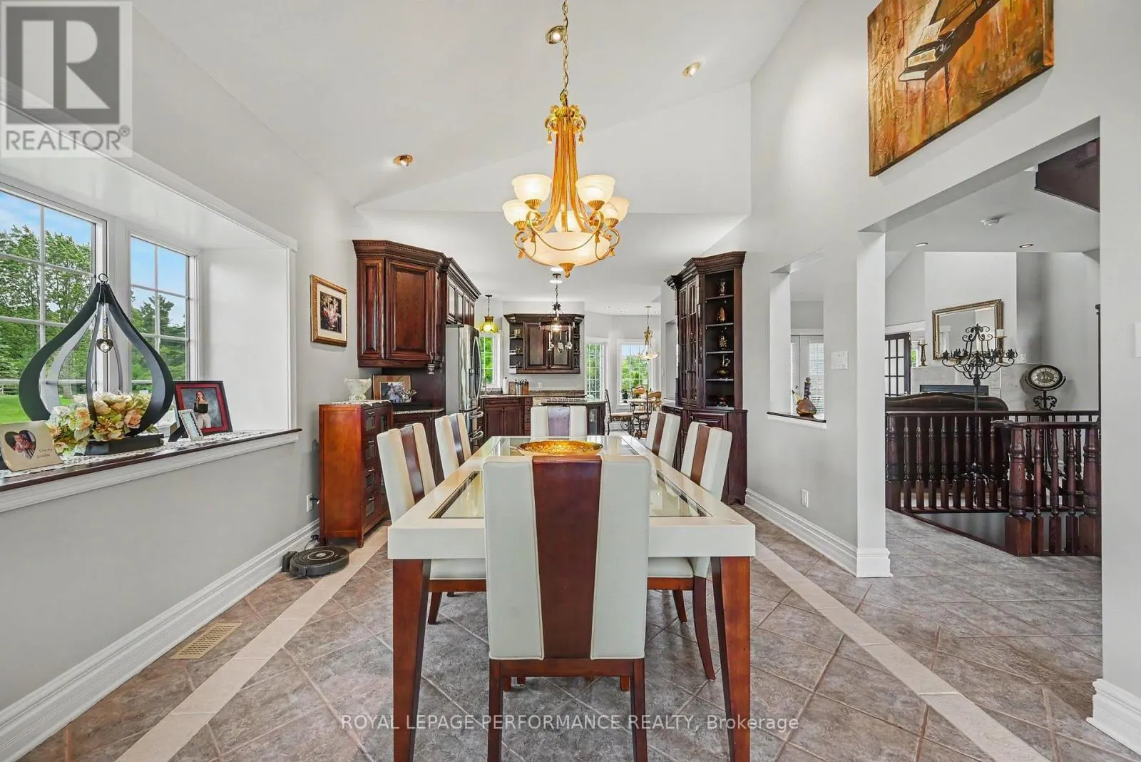 18 CHANTINE DRIVE
