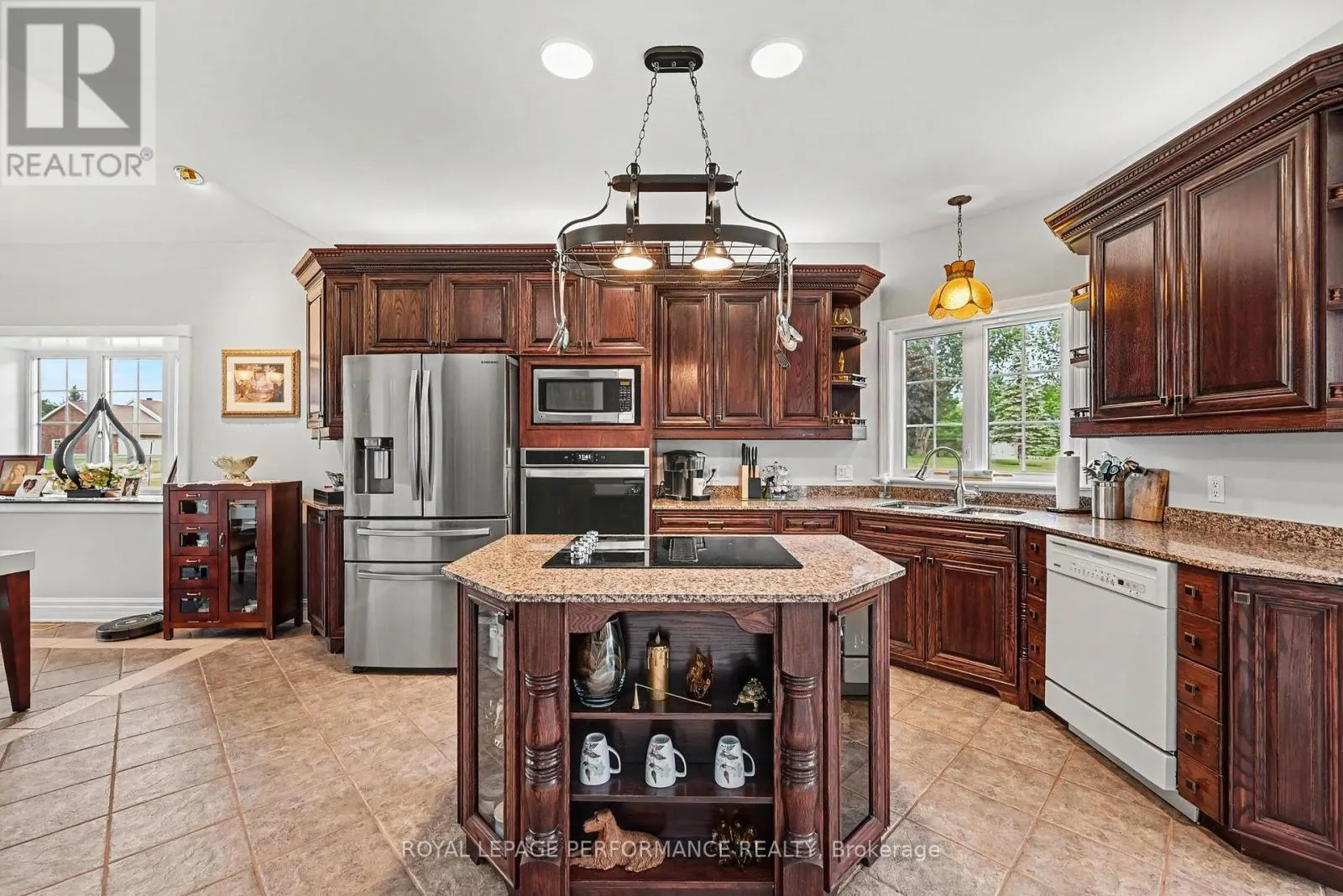 18 CHANTINE DRIVE