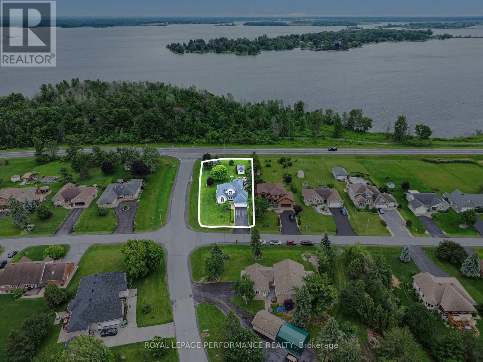 18 CHANTINE DRIVE