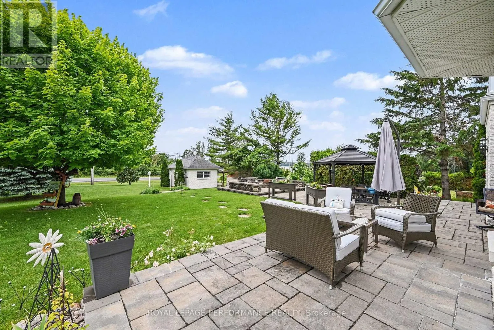 18 CHANTINE DRIVE