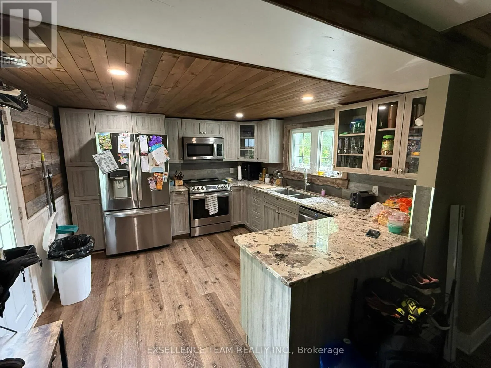 23 MECHANIC STREET E