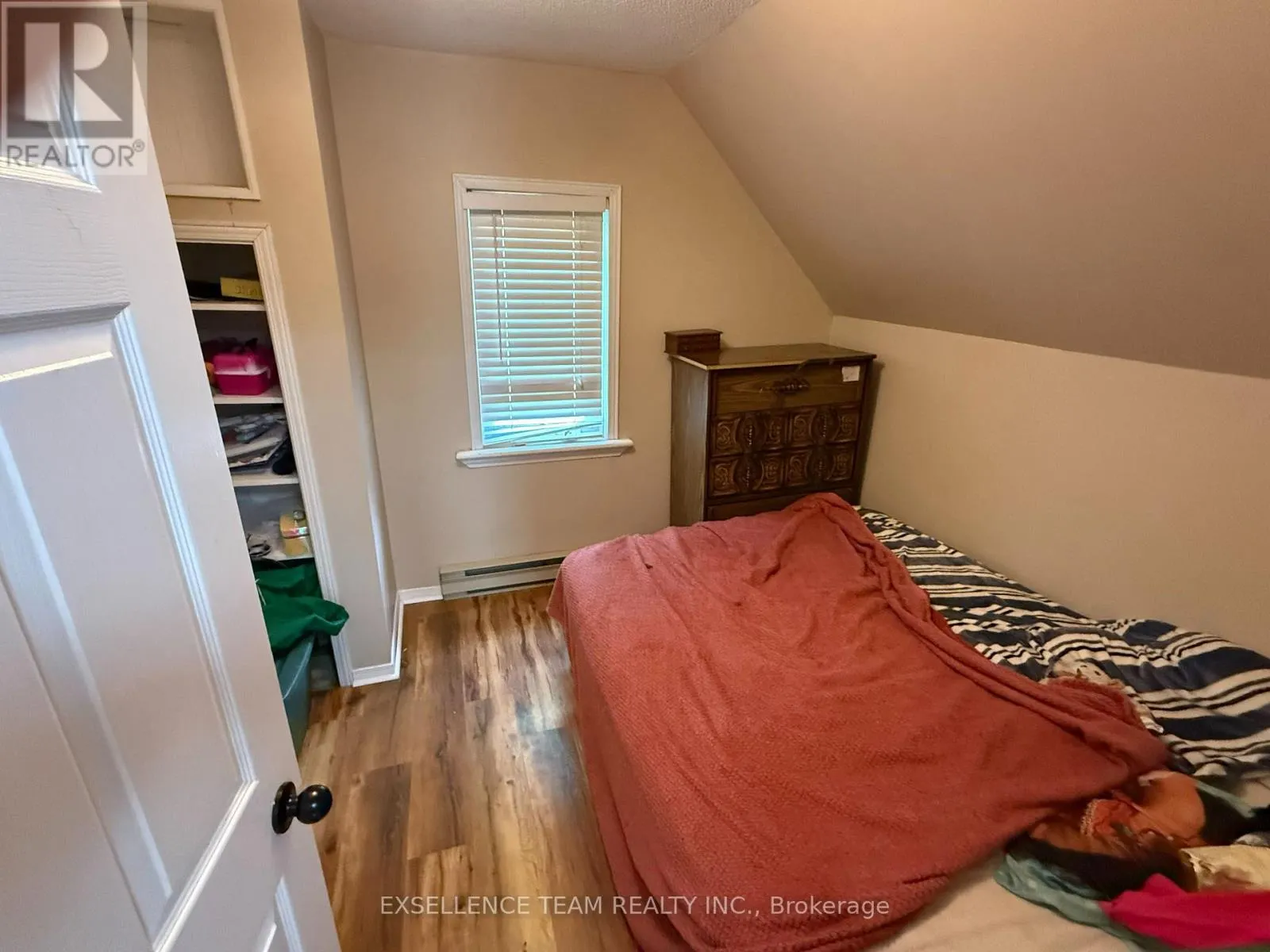 23 MECHANIC STREET E