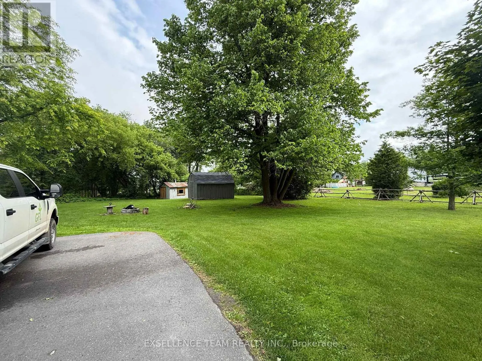 23 MECHANIC STREET E