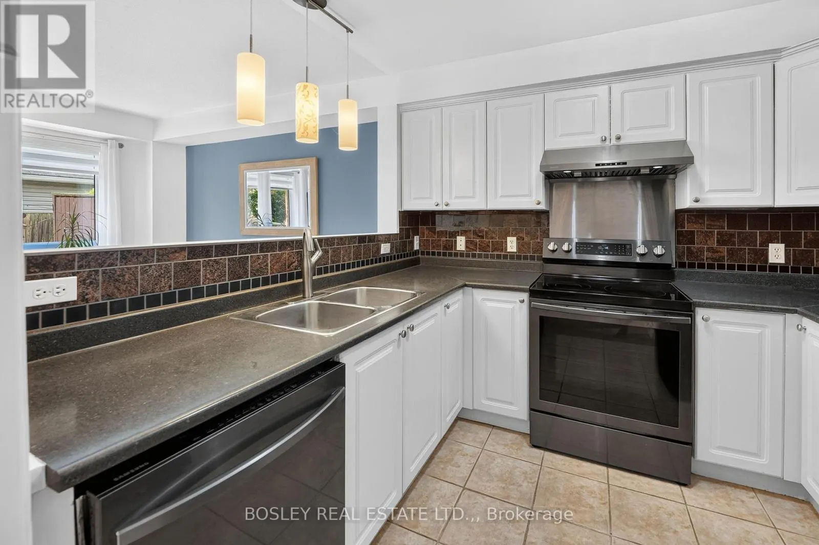 10 - 6263 VALLEY WAY #10