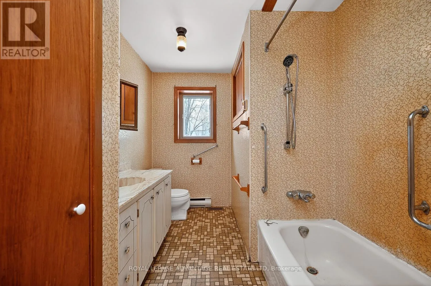 83 BROADVIEW AVENUE W