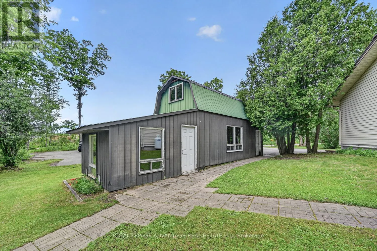 83 BROADVIEW AVENUE W