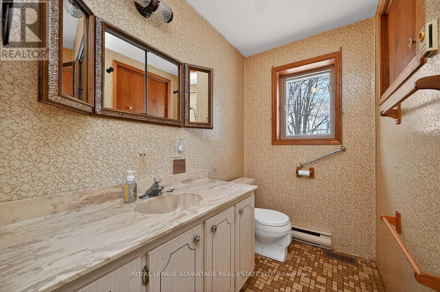 83 BROADVIEW AVENUE W