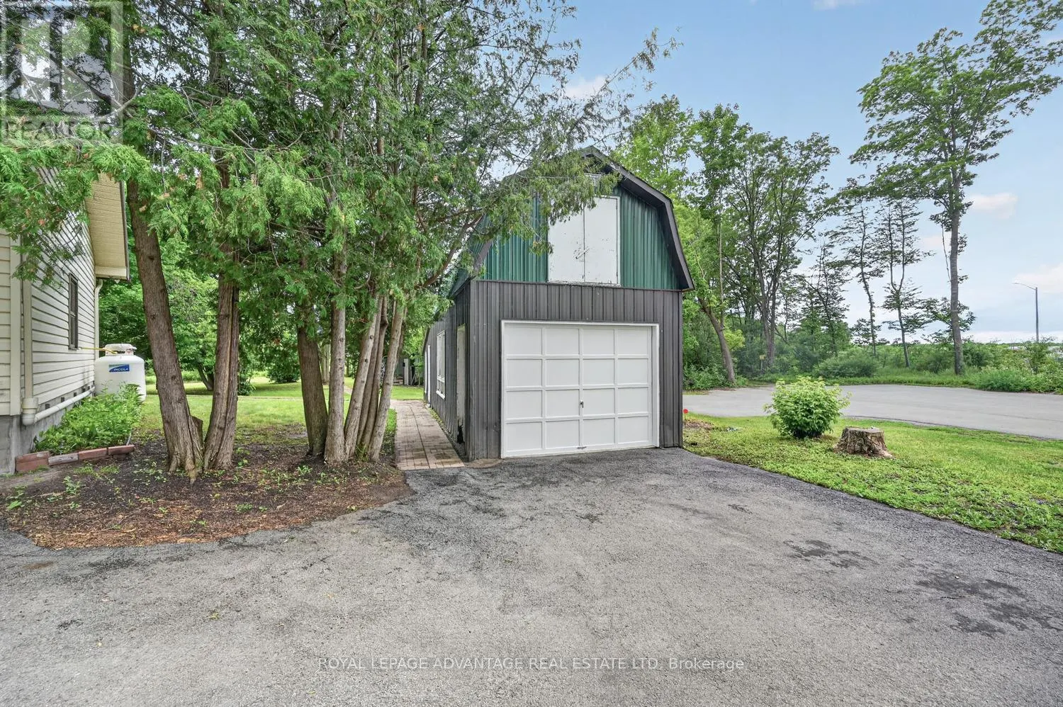 83 BROADVIEW AVENUE W