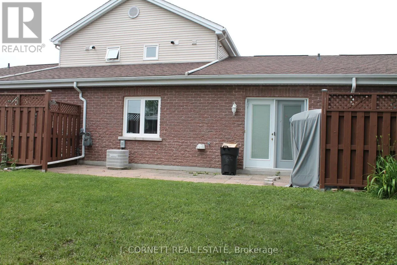 4 - 3 MAPLE STREET N